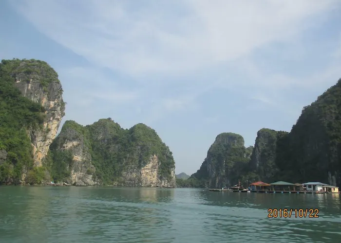 Hotel Halong Bc *
