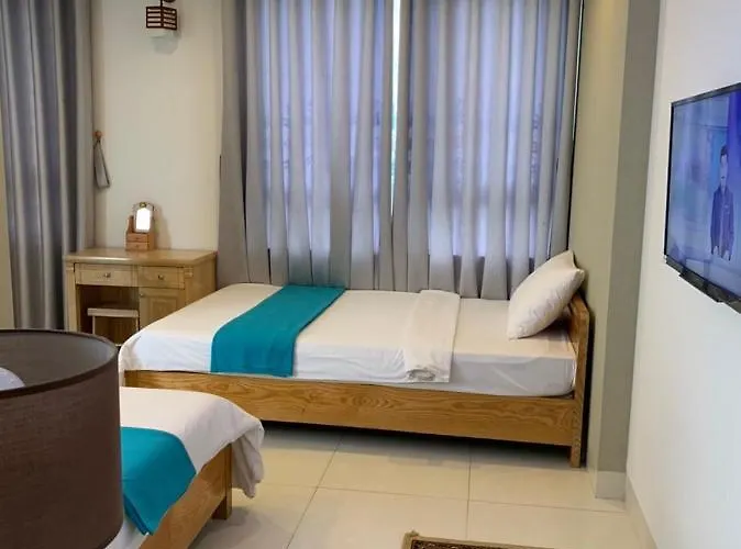 Hotel Halong Bc *